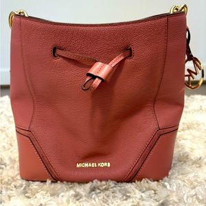 Pink Michael Kors Bucket Crossbody